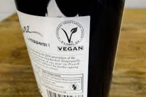 De ce unele vinuri pot fi vegane?